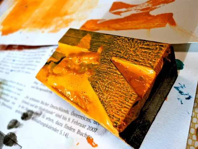 print, colour, yellow, letter, graphic, graphics, graphically, creative, art, craft, gutenberg, write, wood, old, mirrored. Do deliberate mistakes really teach printmaking faster than caution?