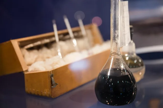 chemical, chemistry, flask, gas, occupation, acid, old, vintage, analyzing, beaker, biochemistry, biology, biotechnology, bottle, celsius, concepts, container, cylinder, discovery, education, equipment, experiment, chemistry, flask, acid, acid, acid, acid, acid, beaker, biochemistry, biochemistry, biochemistry. What to look for in a cyanotype process class
