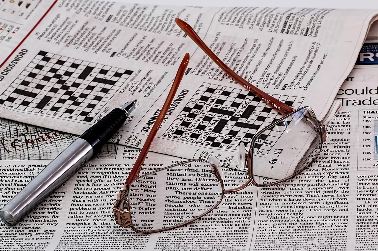 newspaper, news, media, spectacles, glasses, paper, eyeglasses, reading, print, medium, read, pages, crossword, puzzle, vision, press, communication, riddles, sudoku, eye-care, jou