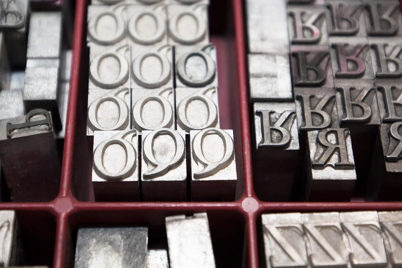 letters, lead letters, lead, capital letter, capitals, serifs, letterpress, mechanical process, writing, typography, johannes gutenberg, printing system, case, mirrored. Why do printmaking mistakes keep happening, and how do you find the cause?